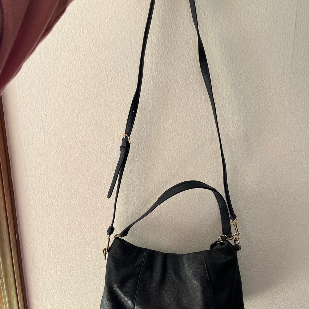 Coach Black Leather Shoulder Bag with Gold Logo - Picture 3 of 7